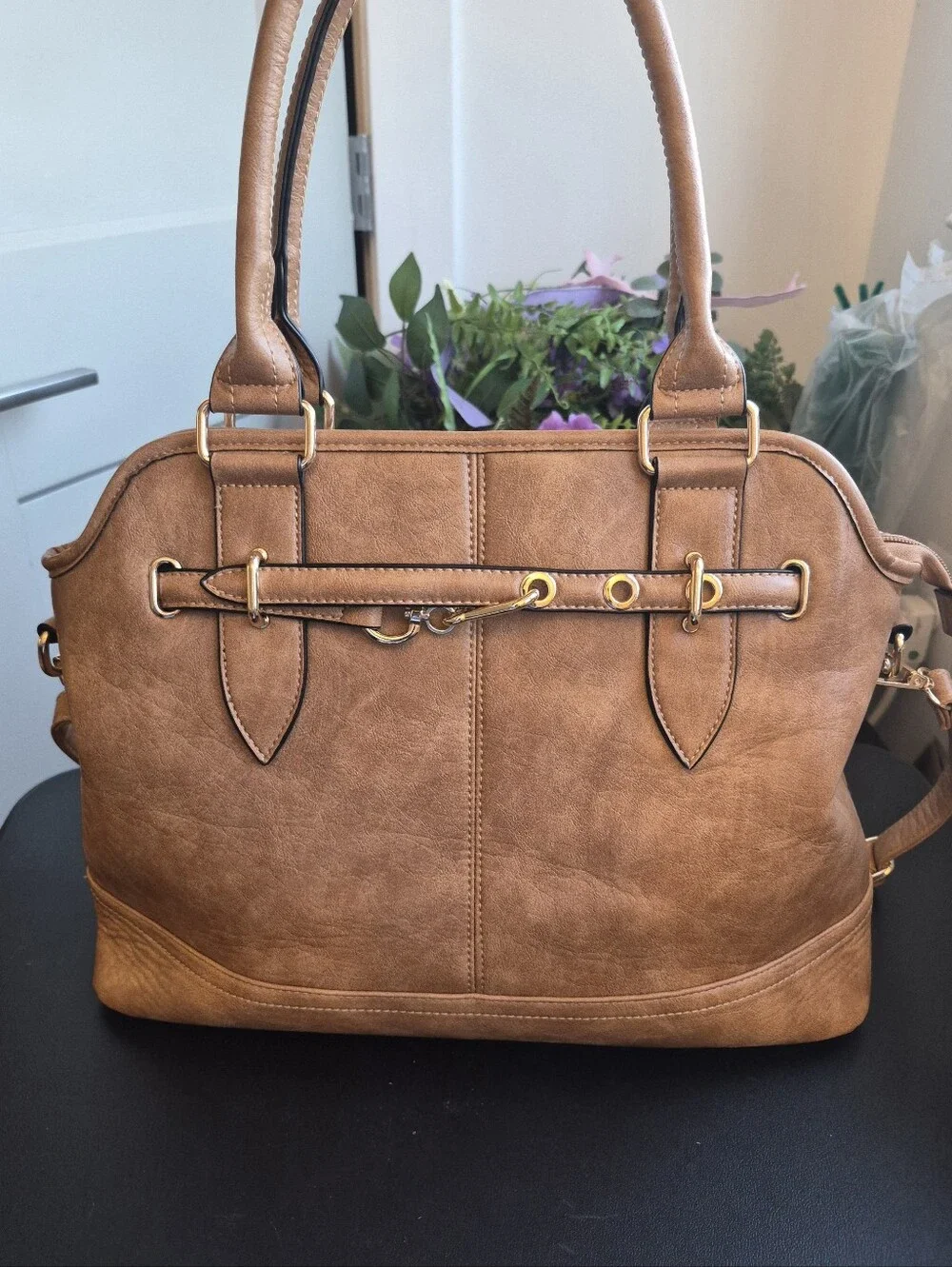 The Unbranded Brand elegant tan